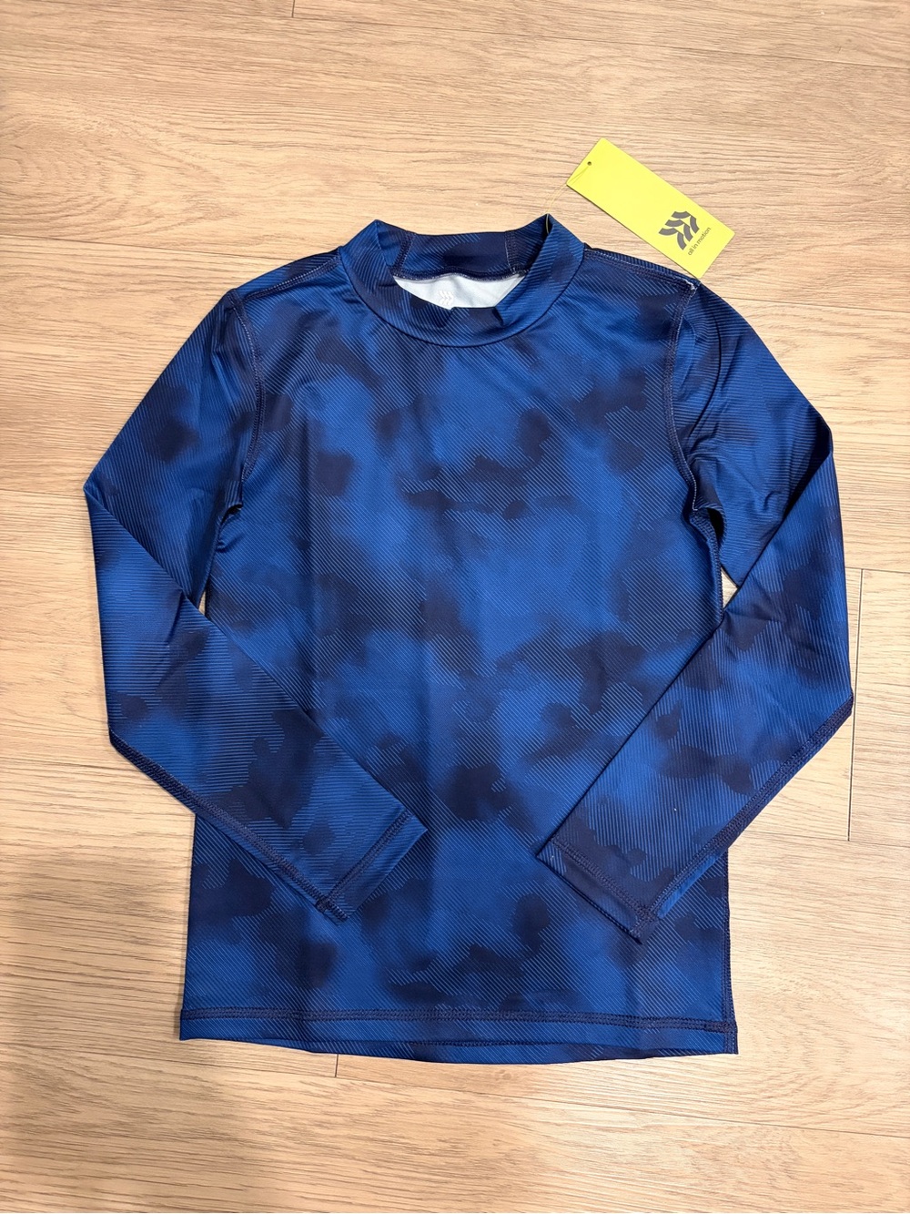 all in motion Boys Long-Sleeve Mock Neck Performance Shirt - Medium - Deep Blue
